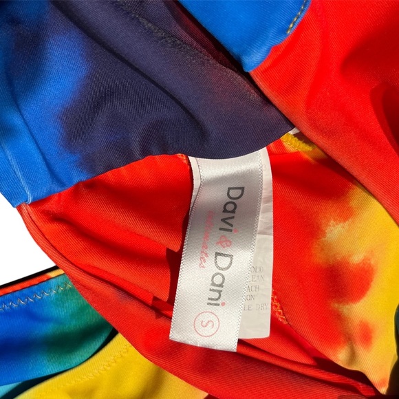 Davi & Dani Snow Cone Swimsuit Size Small - Picture 12 of 14